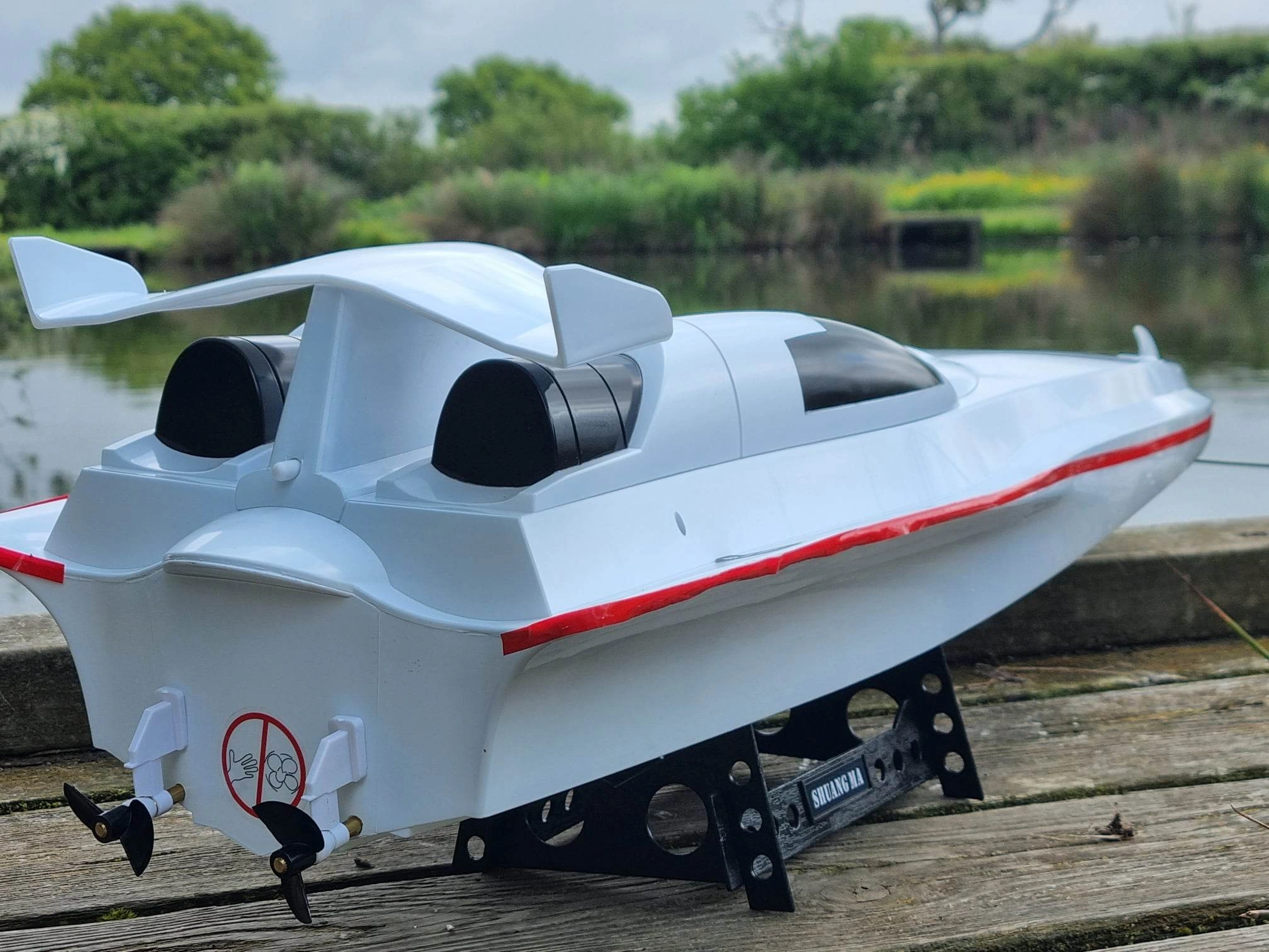 SYMA Double Horse RC Sailboat: Fast Racing Fun on the Water!